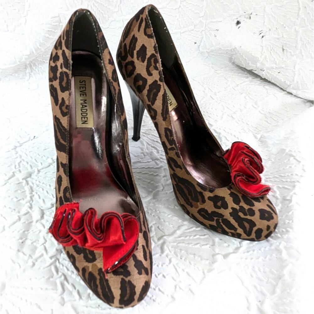 STEVE MADDEN! STILETTO PLATFORM LEOPARD PUMPS, RED RUFFLE TOE DETAIL! SZ 9.5M